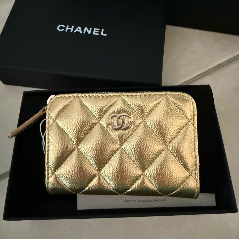 CHANEL Metallic Gold Quilted Card Holder